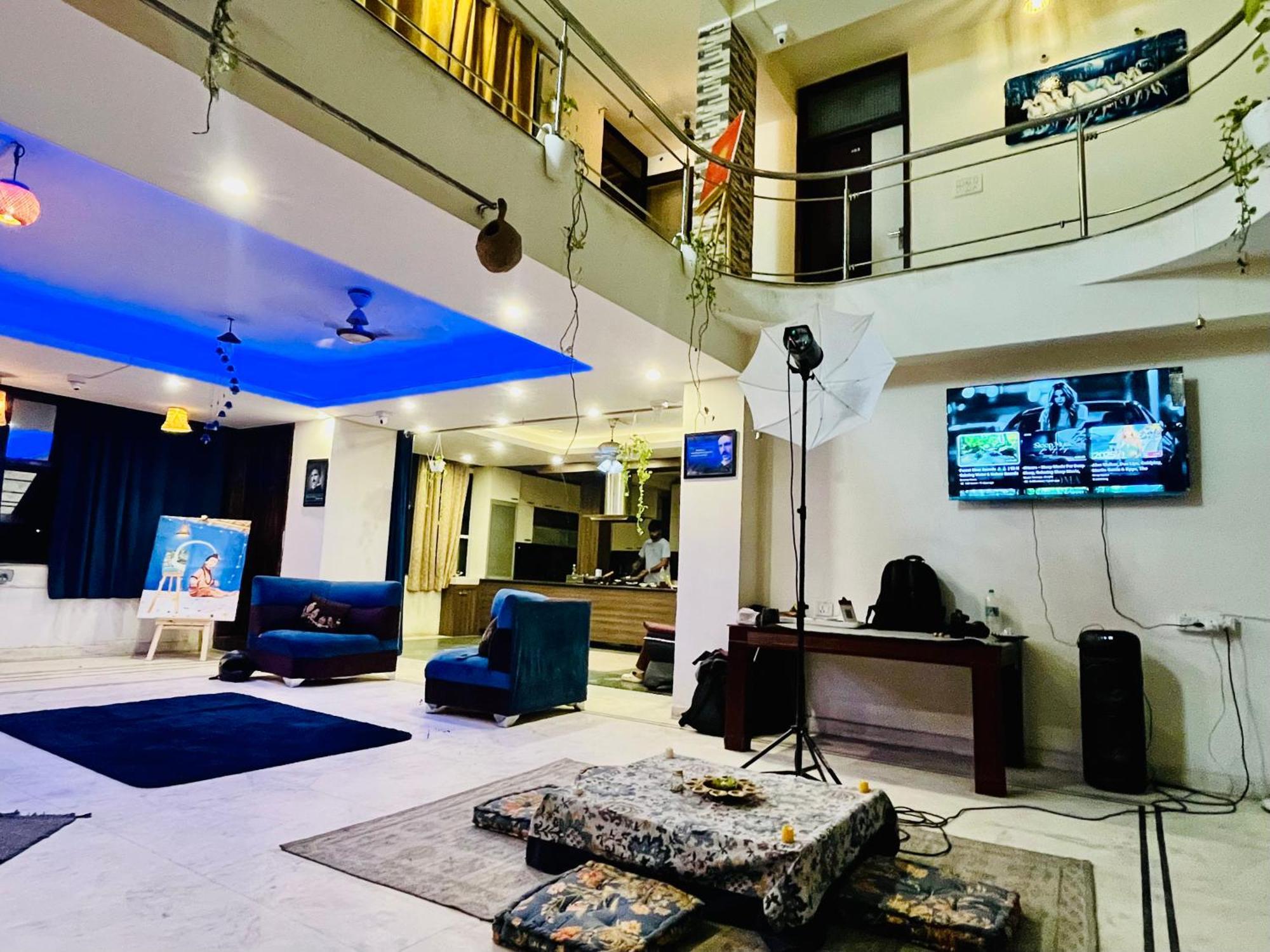 Area 369 Hotel